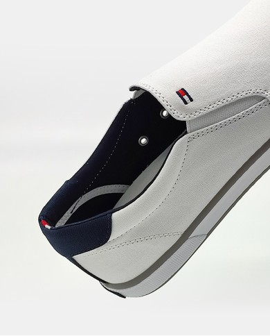 TOMMY HILFIGER Zapato sport Iconic Slip On